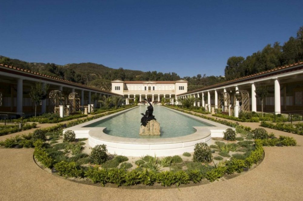 Reconstructed Roman garden at the J Paul Getty Museum in Malibu, California, based on the Villa dei Papiri in Herculaneum (©2005 Richard Ross with the courtesy of the J Paul Getty Trust)