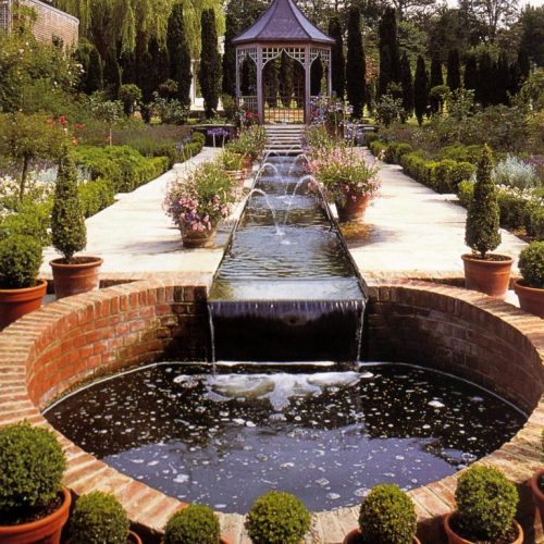 Barnsley House - Garden designer Rosemary Verey - famous garden in Gloucestershire England renowned for its knot garden 1