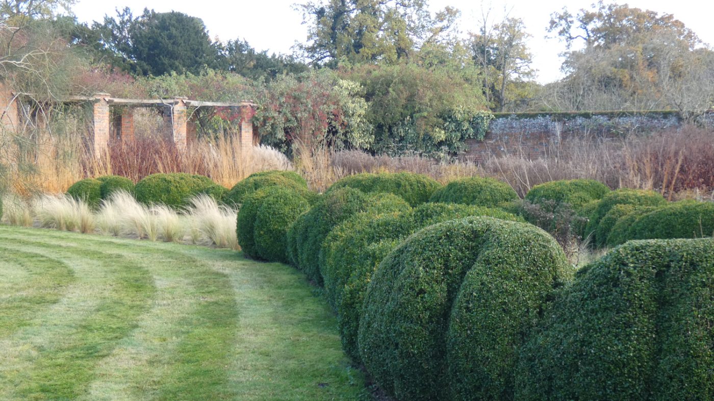 Waltham Place - Square garden